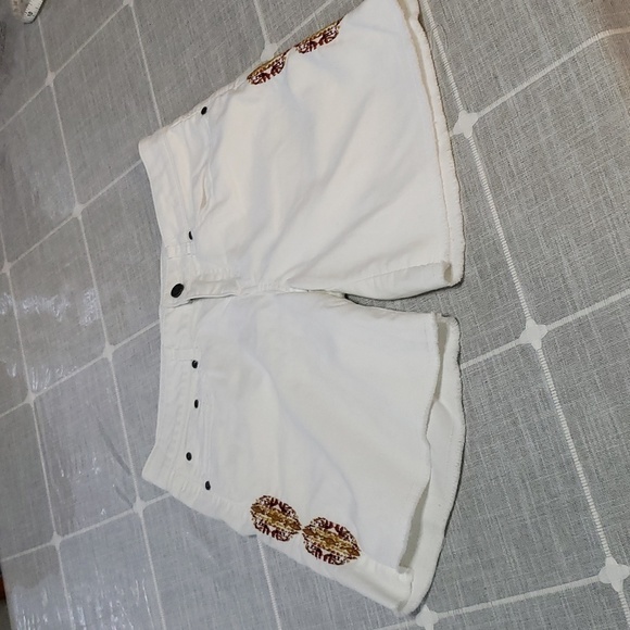 Prana Women's Kara Denim Short, Size 6 - Picture 3 of 13